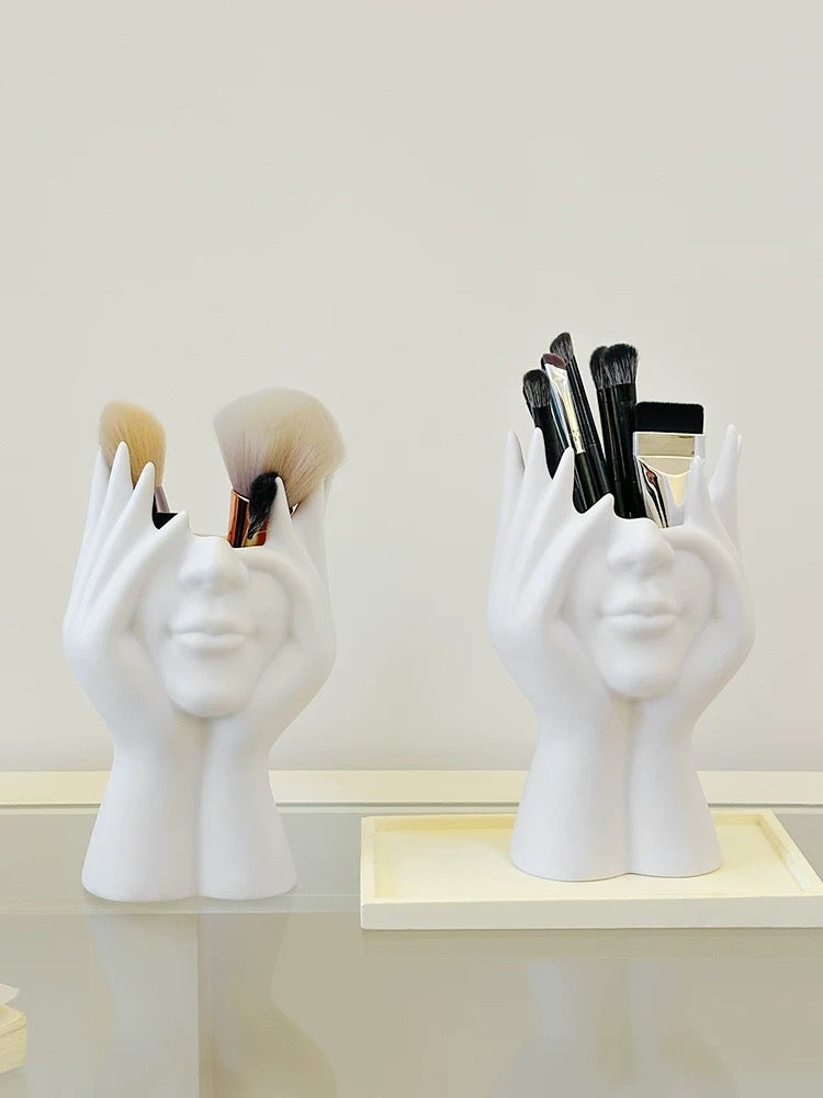 Simple White Face-Holding Pen Holder
