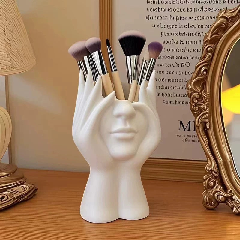 Simple White Face-Holding Pen Holder